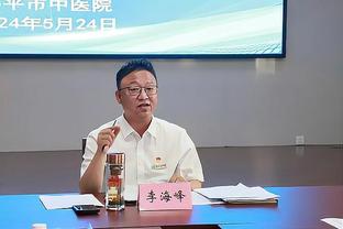 湖人官方：范德比尔特右脚中足扭伤 大约3-4周后重新评估